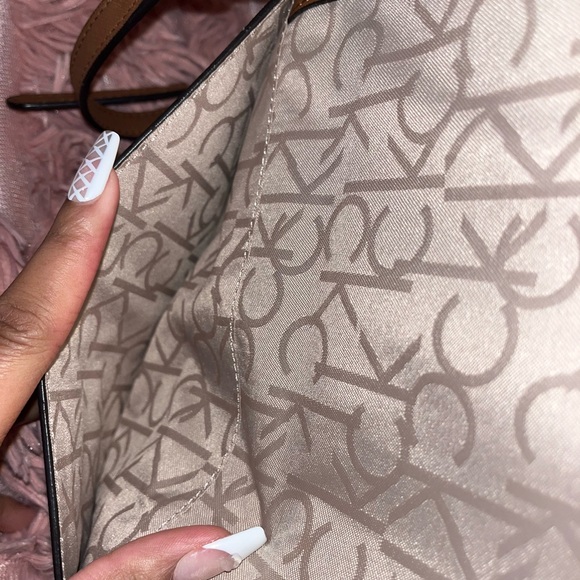 Calvin Klein Crossbody - Picture 5 of 9